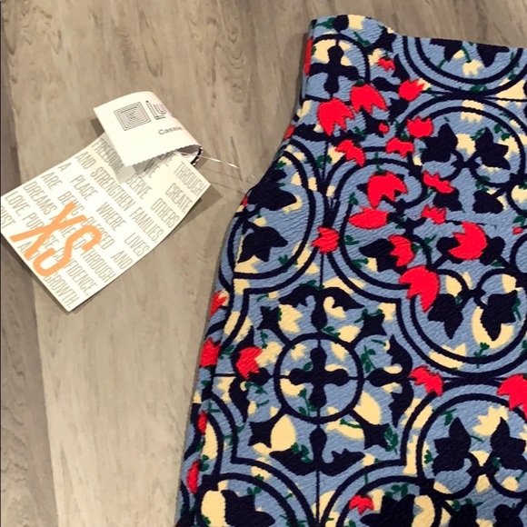 Lularoe Cassie skirt new xs - Picture 2 of 2